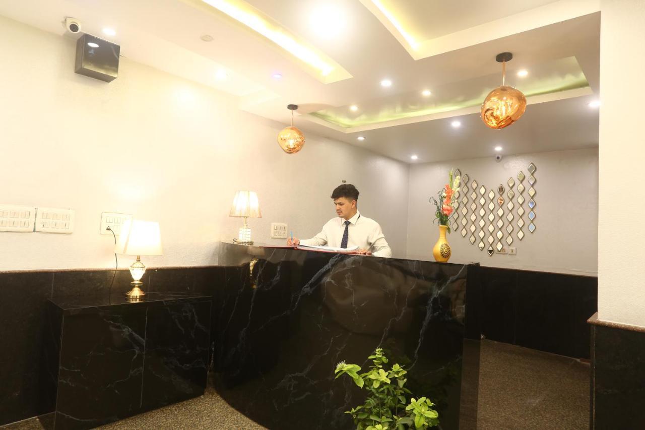 Hotel Earth Δελχί Εξωτερικό φωτογραφία