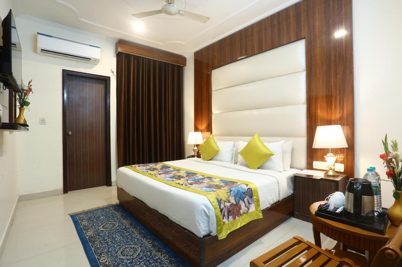 Hotel Earth Δελχί Εξωτερικό φωτογραφία